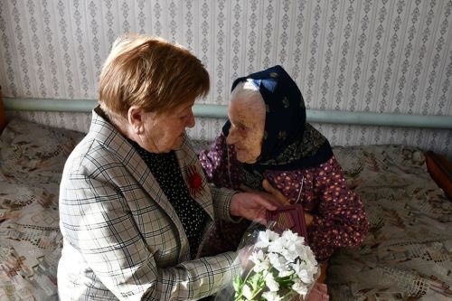 Лаешның мактаулы кешеләренә медальләр тапшырылды