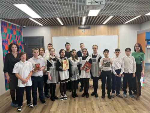 Лаишевские школьники познакомились с выставкой к Году защитника Отечества