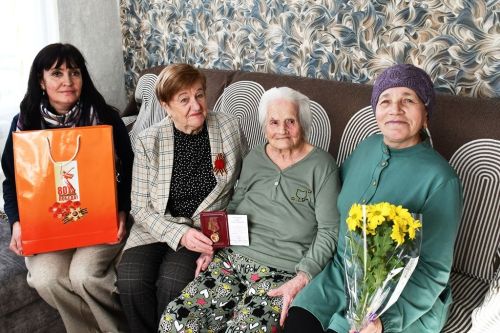 Почетным жителям Лаишева вручили юбилейные медали
