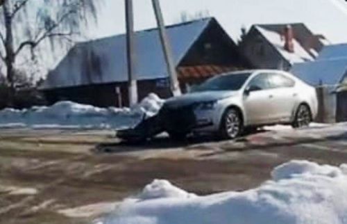 В Лаишево легковушке снесли бампер