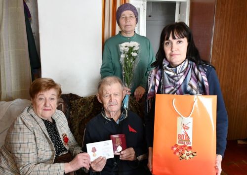 Почетным жителям Лаишева вручили юбилейные медали