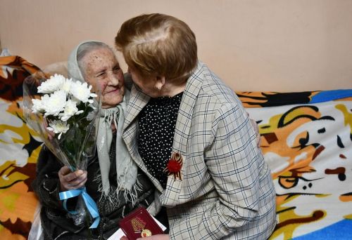 Почетным жителям Лаишева вручили юбилейные медали