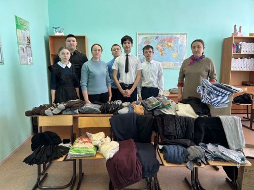 Ученики Именьковской школы Лаишевского района собрали теплые вещи бойцам СВО
