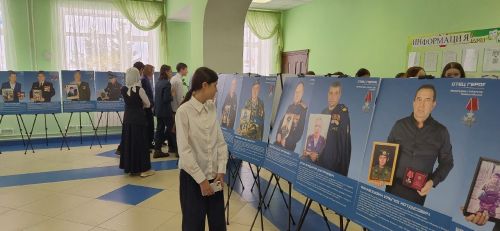 Учащиеся Лаишевского района познакомились с выставкой «Отцы героев»