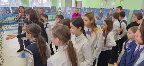 Учащиеся Лаишевского района познакомились с выставкой «Отцы героев»