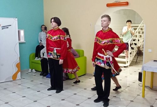 Лаеш интернат-мәктәбе укучылары өлкәннәр өчен пансионатта концерт куйдылар