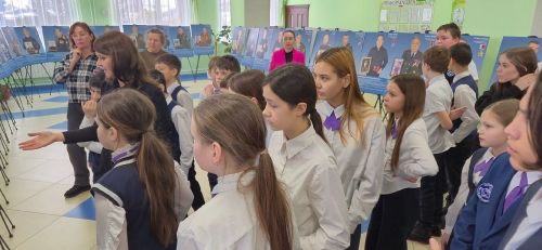 Лаеш районы укучылары «Герой атасы » күргәзмәсе белән таныштылар