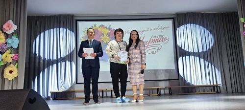 Лаеш районында мәктәп тормышында актив катнашкан әниләрне бүләкләделәр