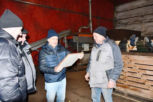 Илдус Зарипов районның авыл хуҗалыгы предприятиеләрендә булды