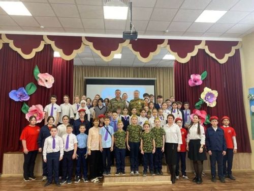 Лаеш районы укучылары МХО катнашучысы белән таныштылар