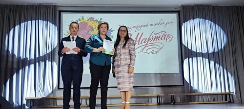 Лаеш районында мәктәп тормышында актив катнашкан әниләрне бүләкләделәр