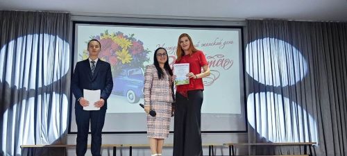 Лаеш районында мәктәп тормышында актив катнашкан әниләрне бүләкләделәр