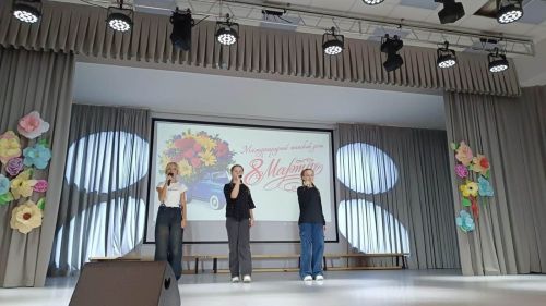Лаеш районында мәктәп тормышында актив катнашкан әниләрне бүләкләделәр