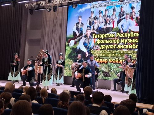 В Лаишевском районе выступил заслуженный артист России Айдар Файзрахманов