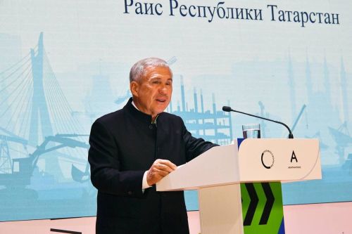 Раис Татарстана Рустам Минниханов встретился с победителями национальных чемпионатов «Профессионалы» и «Абилимпикс»