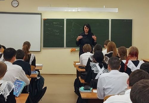 Лаишевские восьмиклассники встретились с инспектором по делам несовершеннолетних