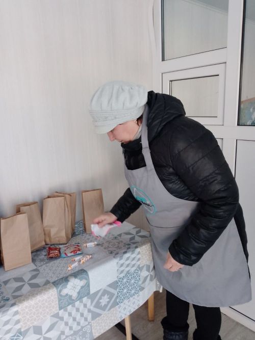 Лаишевские получатели социальных услуг оказали помощь «Приюту человека»