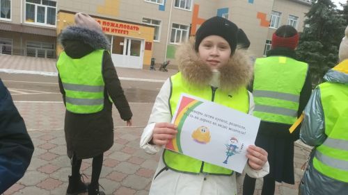 Каникулы без опасности: Юидовцы села Нармонка призывают носить фликеры