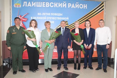 Семьям погибших участников СВО из Лаишевского района вручили награды