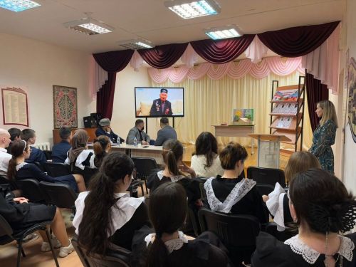 На «Парламентском уроке» в Лаишевском районе говорили о патриотизме и духовных ценностях