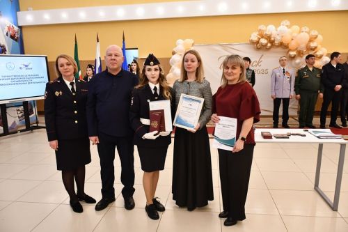 Первому выпуску студентов-правоохранителей ЛТЭТ вручили дипломы