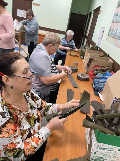 Волонтеры Лаишевского района делятся своими успехами в пошиве маскировочных сетей
