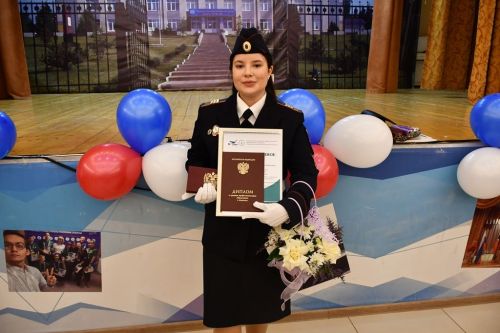 Первому выпуску студентов-правоохранителей ЛТЭТ вручили дипломы