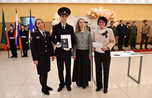 Первому выпуску студентов-правоохранителей ЛТЭТ вручили дипломы