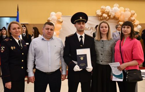 Первому выпуску студентов-правоохранителей ЛТЭТ вручили дипломы