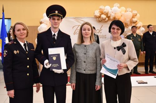 Первому выпуску студентов-правоохранителей ЛТЭТ вручили дипломы