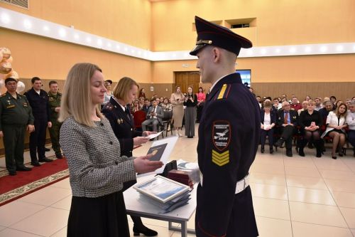 Первому выпуску студентов-правоохранителей ЛТЭТ вручили дипломы