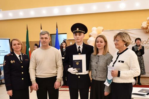 Первому выпуску студентов-правоохранителей ЛТЭТ вручили дипломы