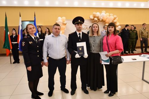 Первому выпуску студентов-правоохранителей ЛТЭТ вручили дипломы