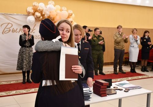Первому выпуску студентов-правоохранителей ЛТЭТ вручили дипломы