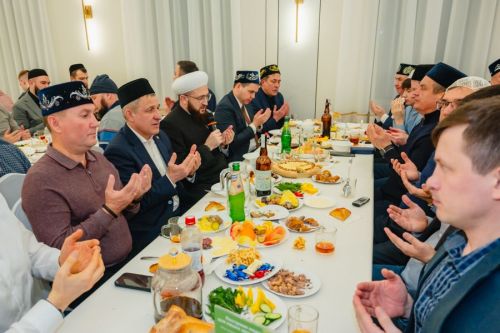 Муфтий Татарстана Камиль хазрат Самигуллин посетил ифтар Лаишевского района