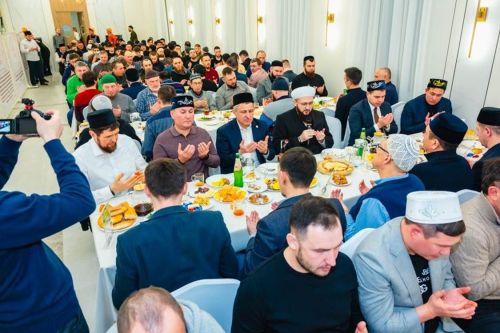 Татарстан мөфтие Камил хәзрәт Сәмигуллин Лаеш районы ифтарында булды