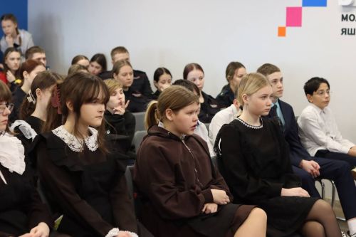 Лаишевские школьники передали собранные средства в фонд «Помощь СВОим»