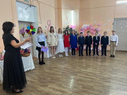 Как отметили Международный женский день в Шуранской школе Лаишевского района