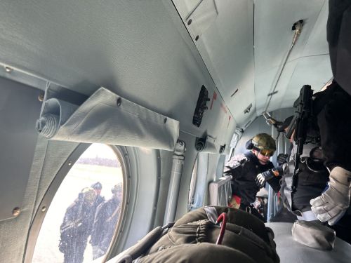 В Татарстане бойцы спецподразделений Росгвардии провели тренировку по десантированию с вертолёта