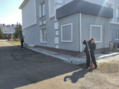 Юные герои чистого города