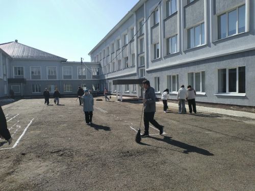 Юные герои чистого города
