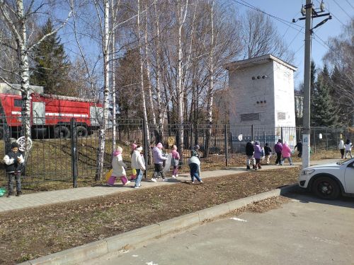 Ученики Лаишевской гимназии № 1 показывают пример заботы о родном городе