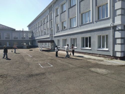 Юные герои чистого города