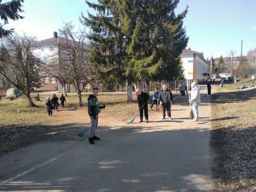 Ученики Лаишевской гимназии № 1 показывают пример заботы о родном городе
