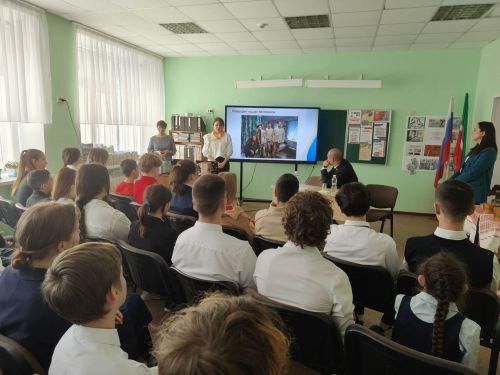 Никольский урта мәктәбендә Россия Герое Рәсим Баксиков белән очрашу булды