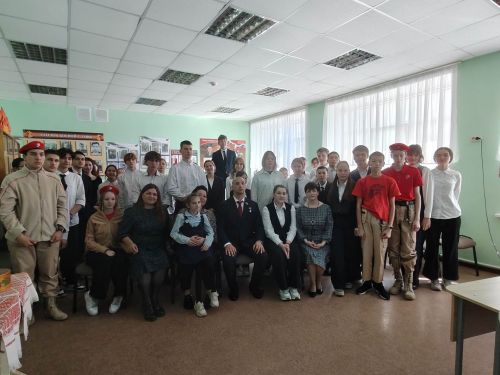 Никольский урта мәктәбендә Россия Герое Рәсим Баксиков белән очрашу булды