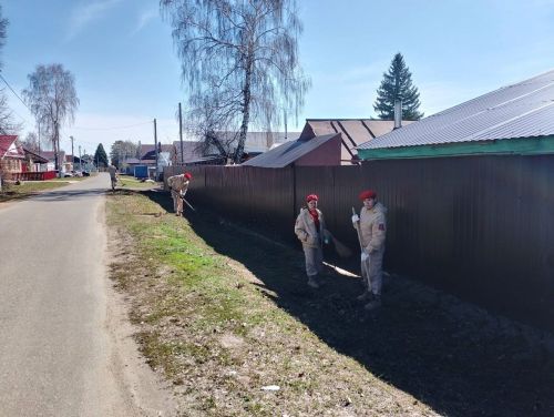 Лаишевские юнармейцы и социальные работники оказывают помощь матери участника СВО