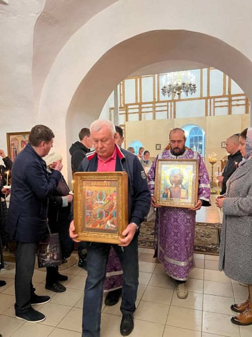 Пасхальная радость в церкви Казанских святых в Столбище