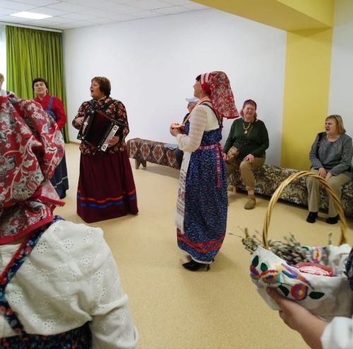 В Орловском клубе отметили Светлую Пасху народными гуляниями.