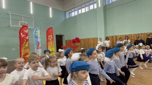 В Лаишеве прошел смотр строя и песни дошкольников